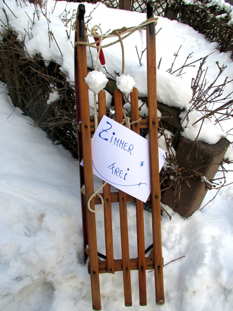 Zimmer frei mit Schlitten | Wellness Gasthof Nuhnetal